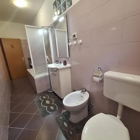 Astarea Apartament *